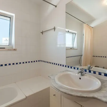 דירה Lovelystay - Spacious In - Balcony And Bbq *